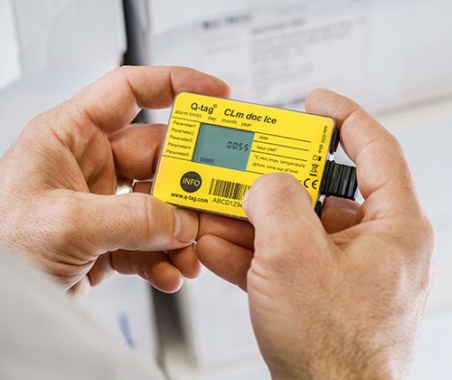 Thiết bị theo dõi nhiệt độ Q-tag CLm doc Ice 2 qtagclmdocice1